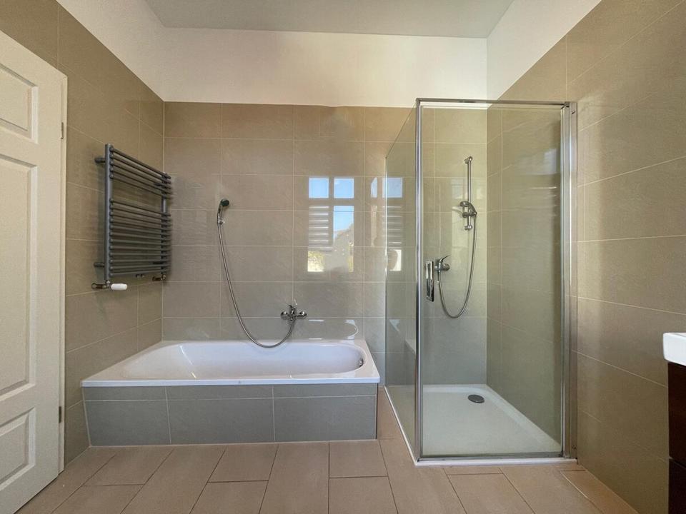 Thumbnail-**hochwertige 2,5 R-WE mit Lift, BLK, Parkett und Ankleidezimmer**