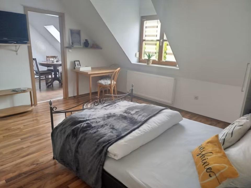 Thumbnail-helles 1 Zimmer Apartment (Einliegerwhg) für Wochenendheimfahrer
