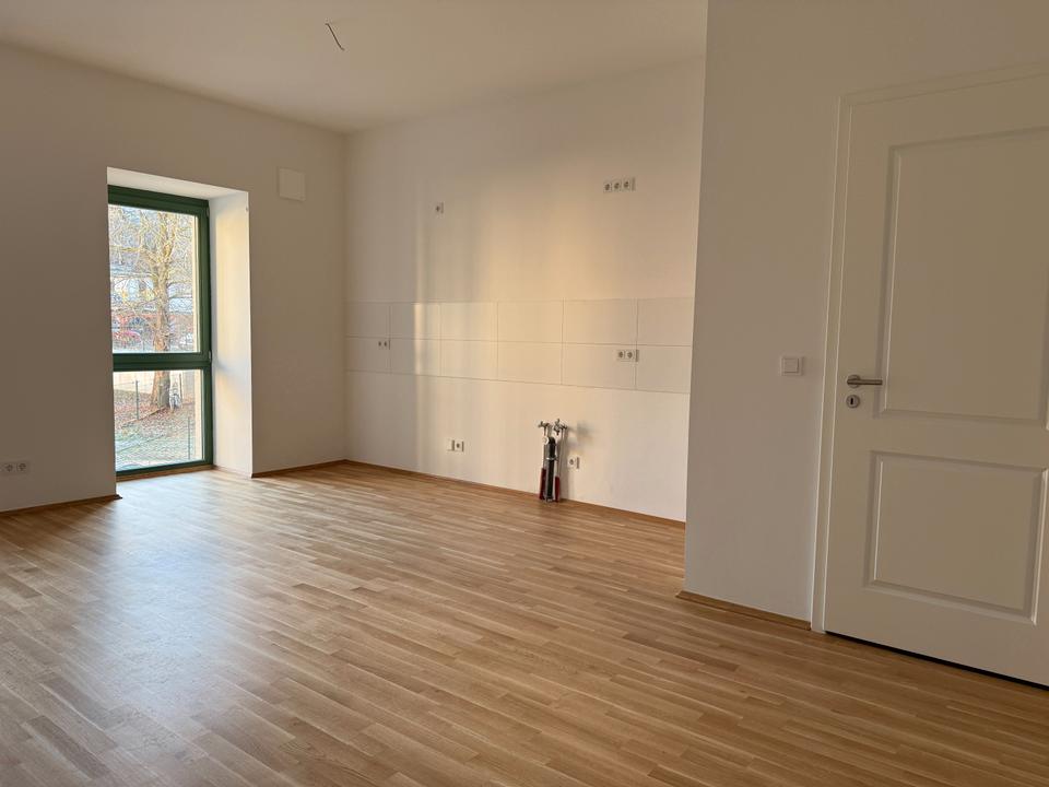 Thumbnail-1 Monate mietfrei wohnen! Frisch sanierte 3 Raumwohnung zum Erstbezug - WE04