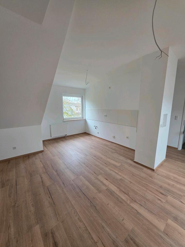 Thumbnail-Eine Wunderschöne 4 Zimmer Dachgeschoss Wohnung in Bückeburg