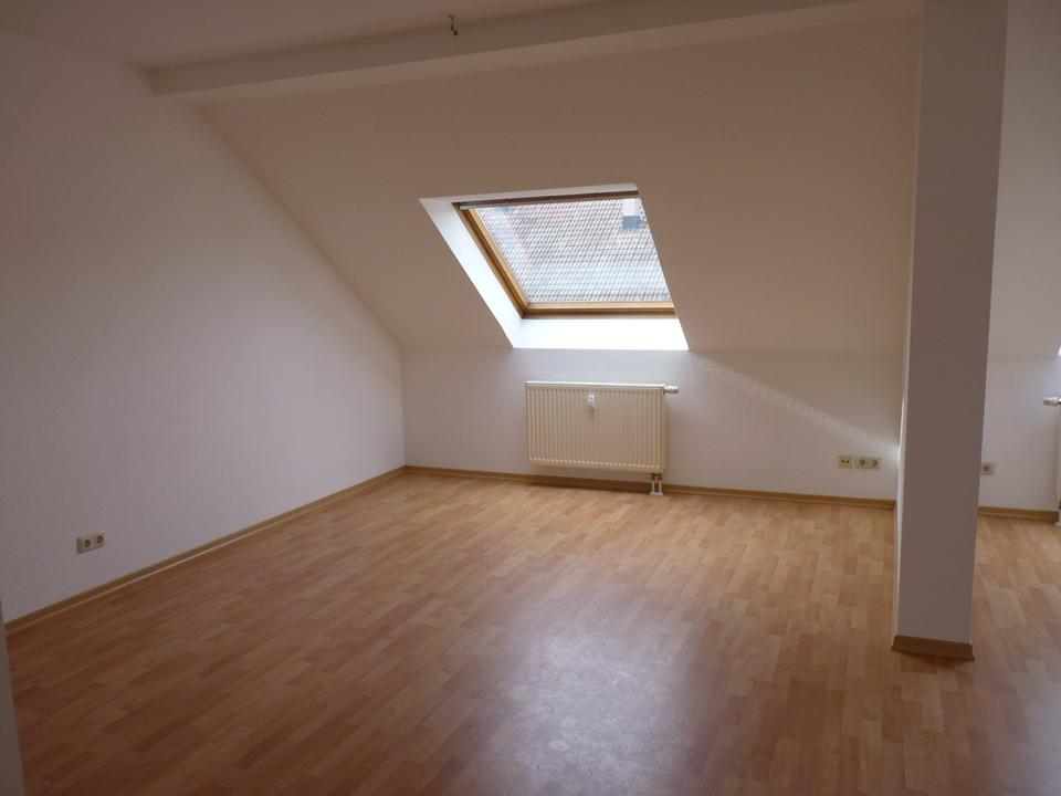 Thumbnail-Charmante DG-Wohnung mit 1 Zimmer und viel Licht