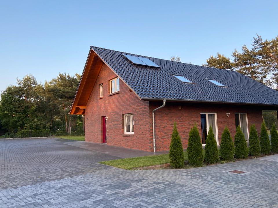 Thumbnail-Das Erdgeschoss eines Zweifamilienhauses