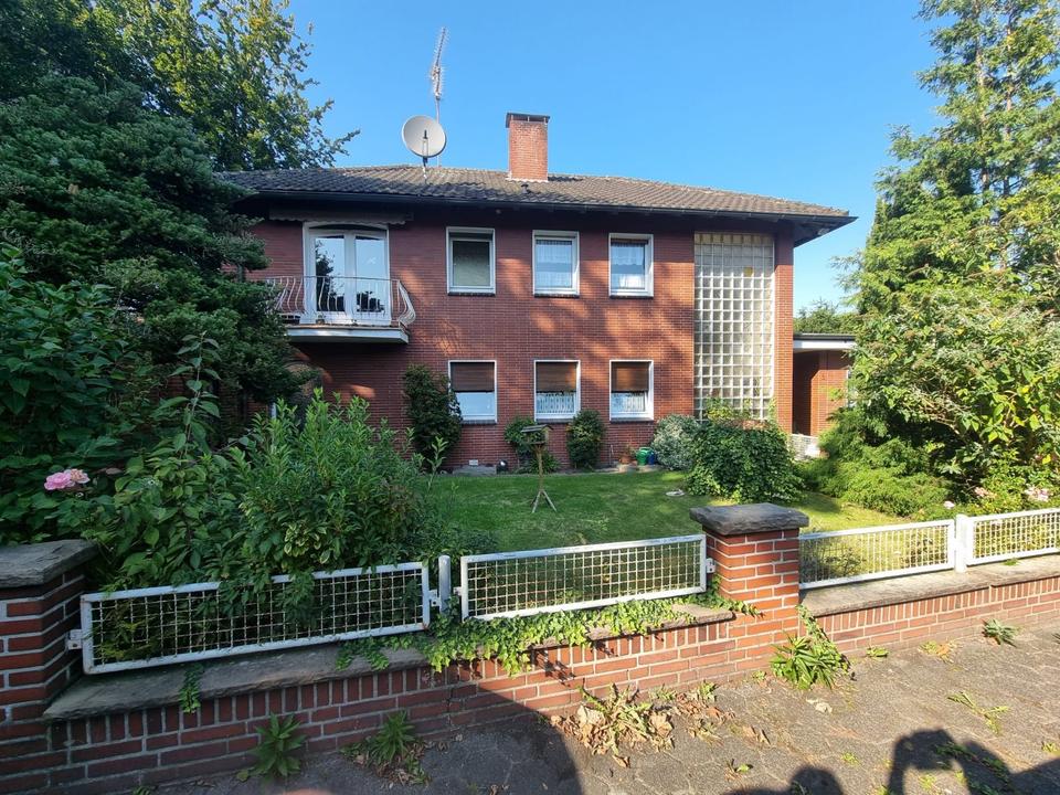 Thumbnail-Wohnhaus mit aktuell zwei Wohnungen, einem Gästezimmer und Keller