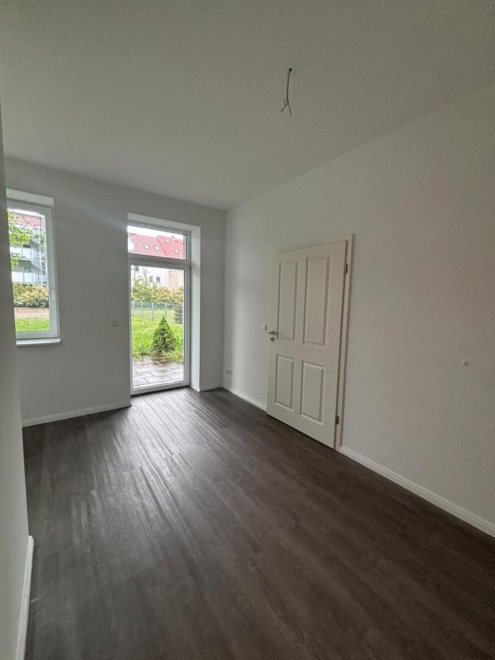 Thumbnail-Moderne 1-Raum-Erdgeschosswohnung mit überdachter Terrasse