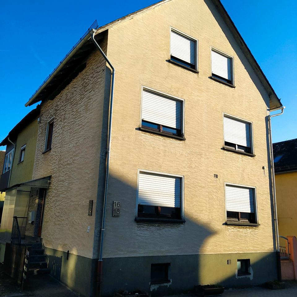 Thumbnail-Wohnhaus, 130 m², in Rettert zur Miete
