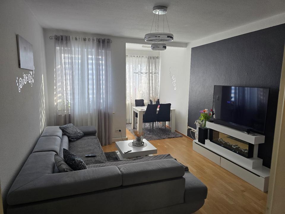 Thumbnail-Helle 3 Zimmer Wohnung mit Balkon zur Miete im Fliederhof