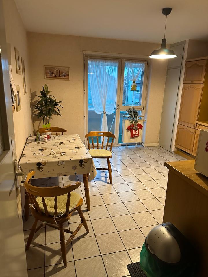 Thumbnail-Schöner 2 Zimmer Wohnung zuvermieten 600€