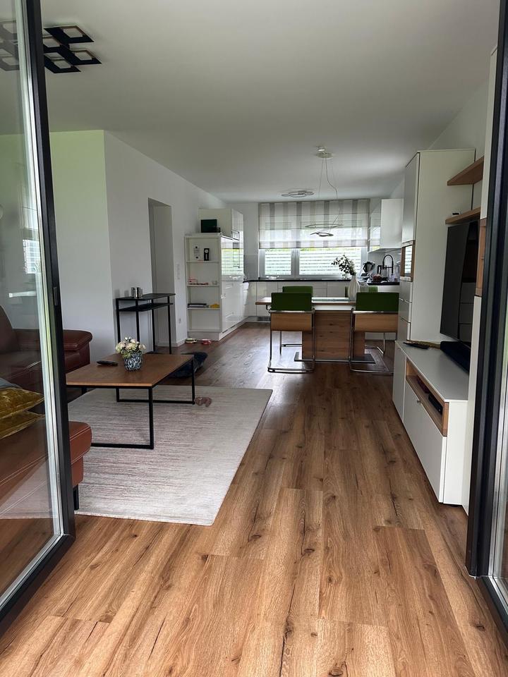Thumbnail-Gewerbehalle mit 2 Familienhaus und zwei Apartments