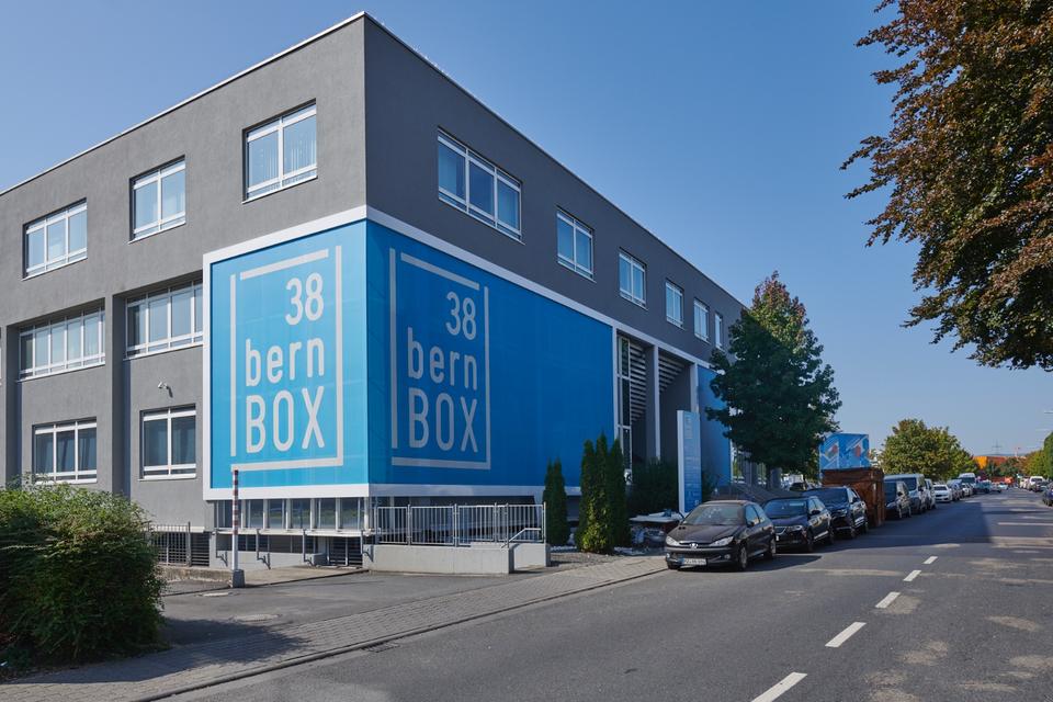 Thumbnail-LogistikLagerWerkstattPraxis: Vielseitige Gewerbefläche in Frankfurt – Nieder-Eschbach