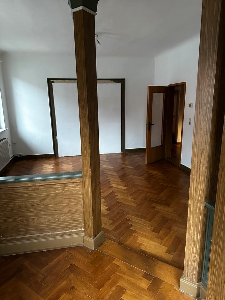 Thumbnail-Vermiete 2 Raum Wohnung 68 qm in 99842 Ruhla