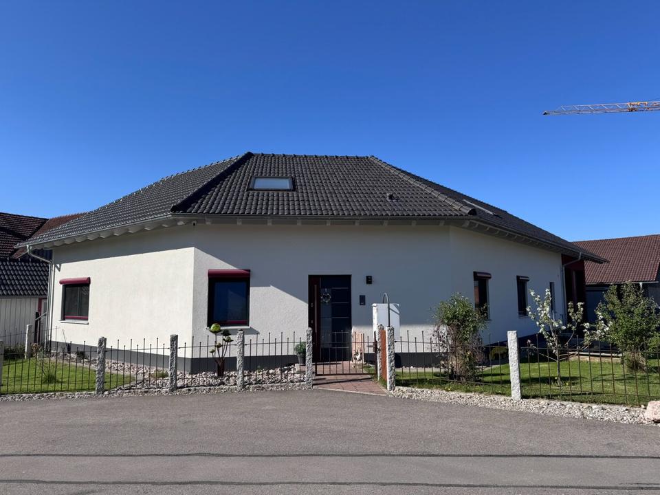 Thumbnail-Einfamilienhaus mit Wintergarten und Garage