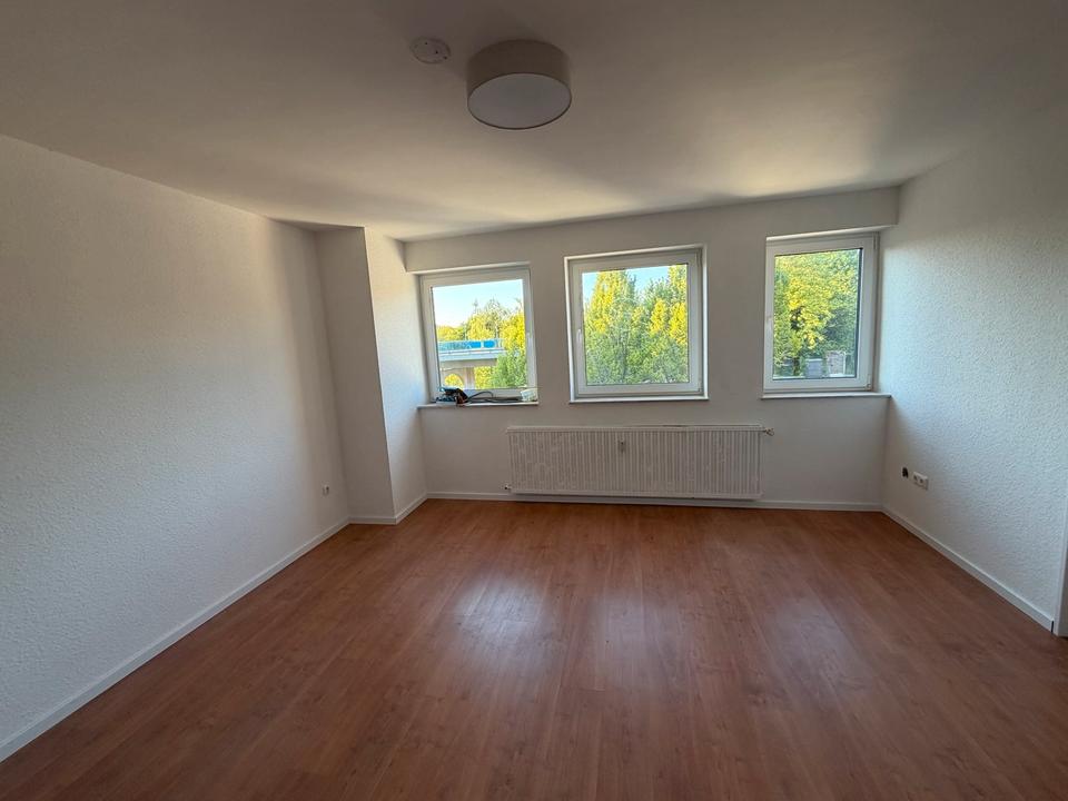 Thumbnail-Kleine aber feine Wohnung frei ab sofort ( frisch renoviert )