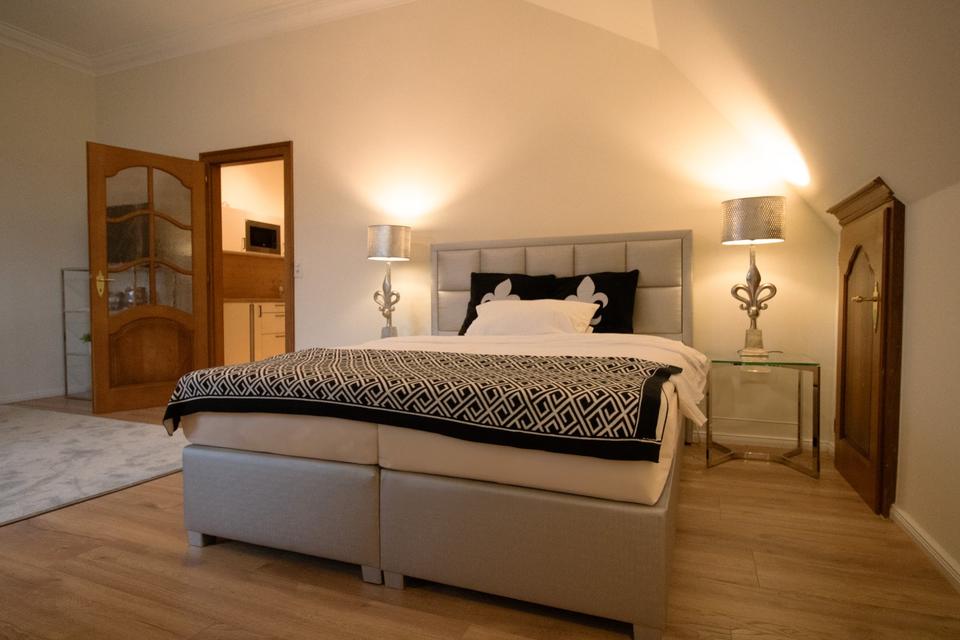 Thumbnail-vollmöbliertes Apartment im historischen Wasserschloss Erwitte