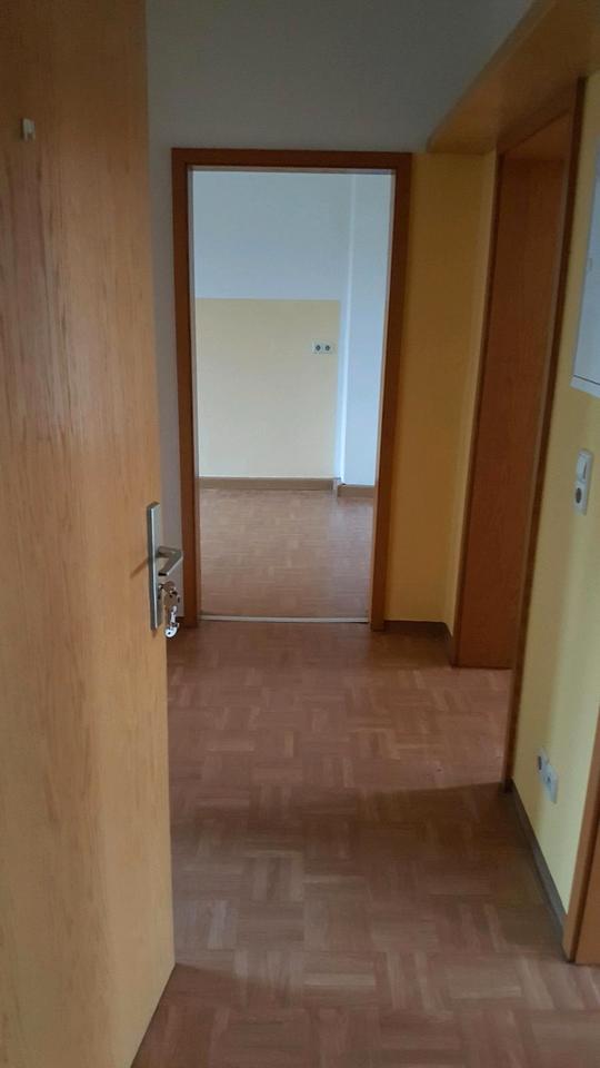 Thumbnail-2 Raum Wohnung in Zentraler Lage in Kahla zu vermieten