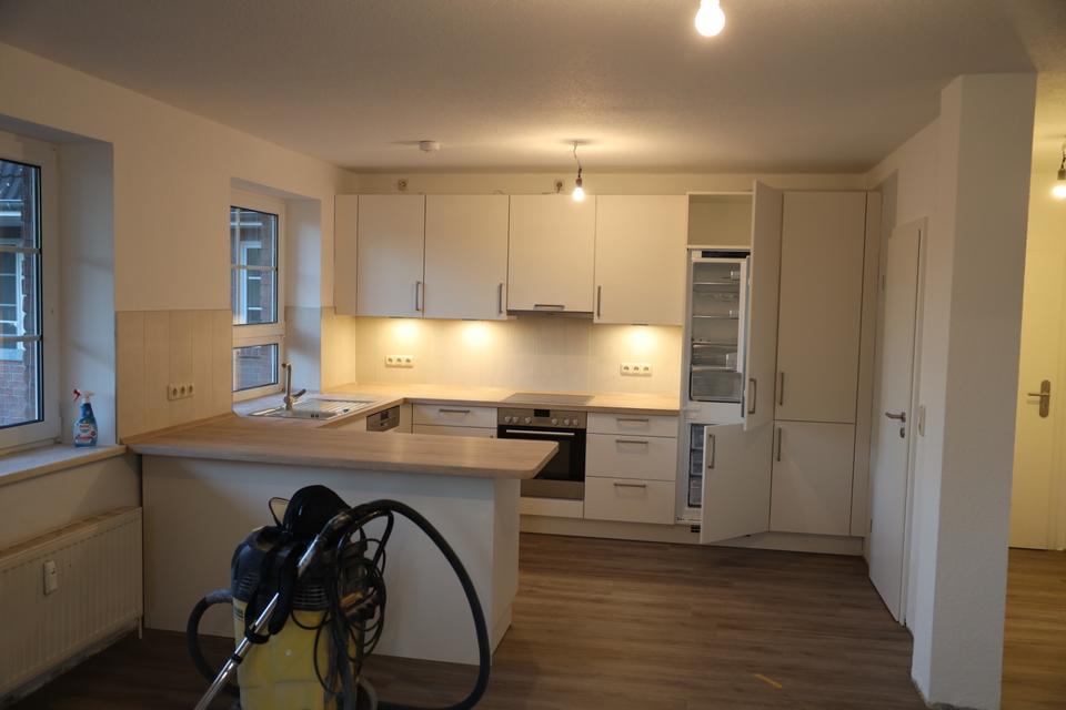 Thumbnail-Helle,frisch renovierte 3-Zimmer-Wohnung mit neuer EBK und Balkon