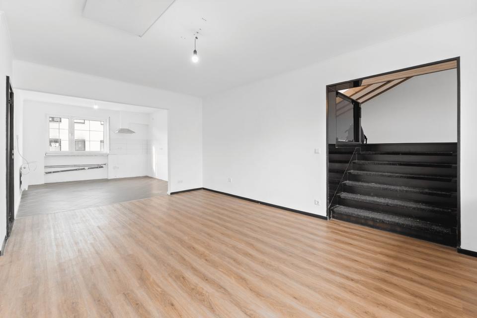 Thumbnail-Großzügige Maisonette-Wohnung im charmanten Zweifamilienhaus in ruhiger Lage von Bruchköbel