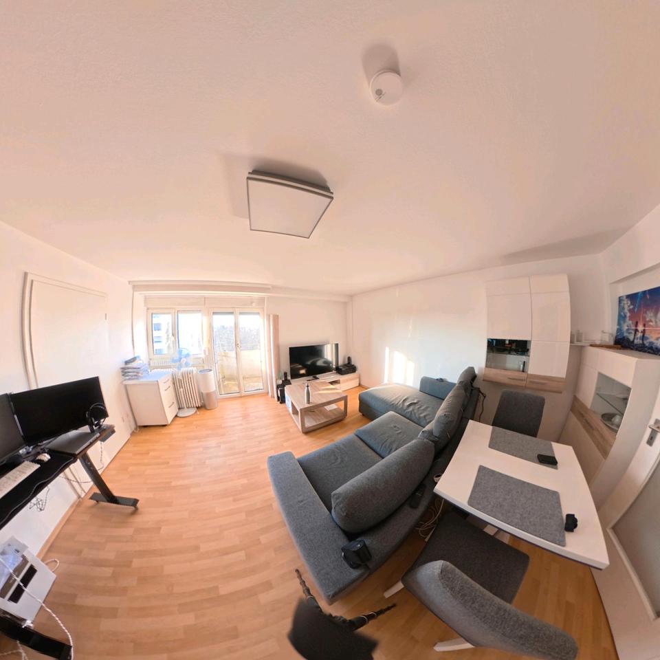 Thumbnail-Helle 2,5-Zimmer Wohnung mit Balkon (Heizkosten und Strom in NK.)