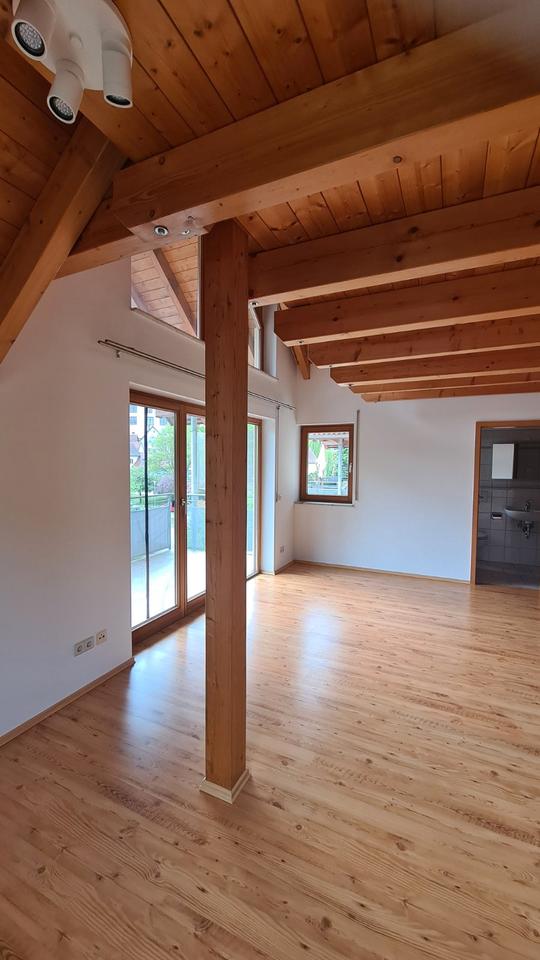 Thumbnail-Besondere 3-Zimmer-Maisonette-Wohnung mit Balkon in Engen