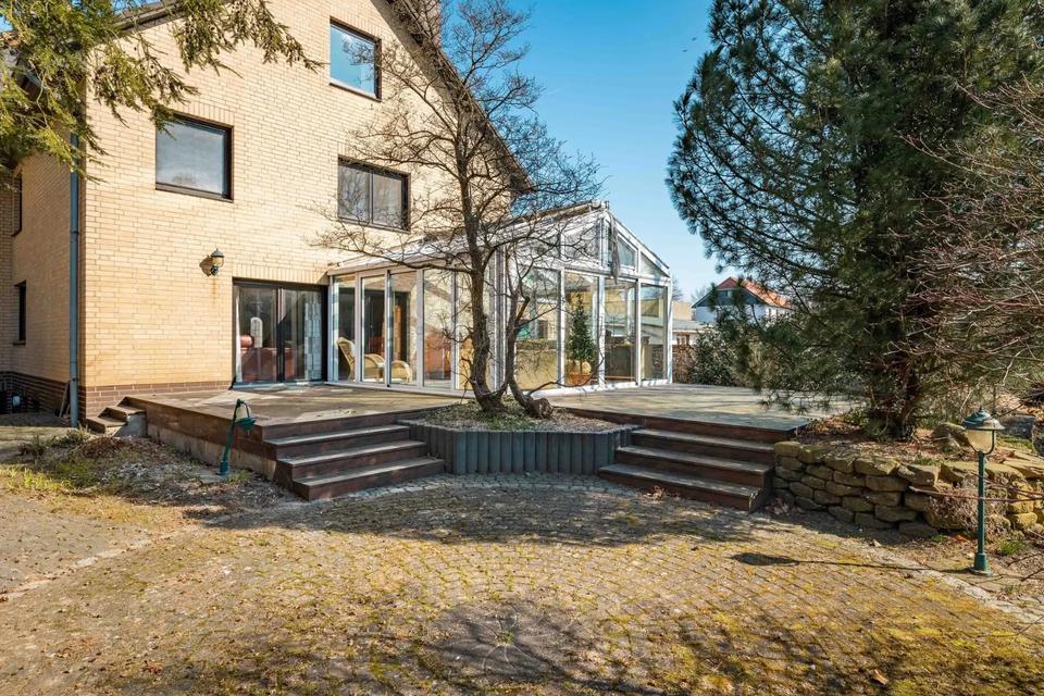 Thumbnail-Großzügigs Haus mit Wintergarten, Dachgeschoss & Keller – 184 m²