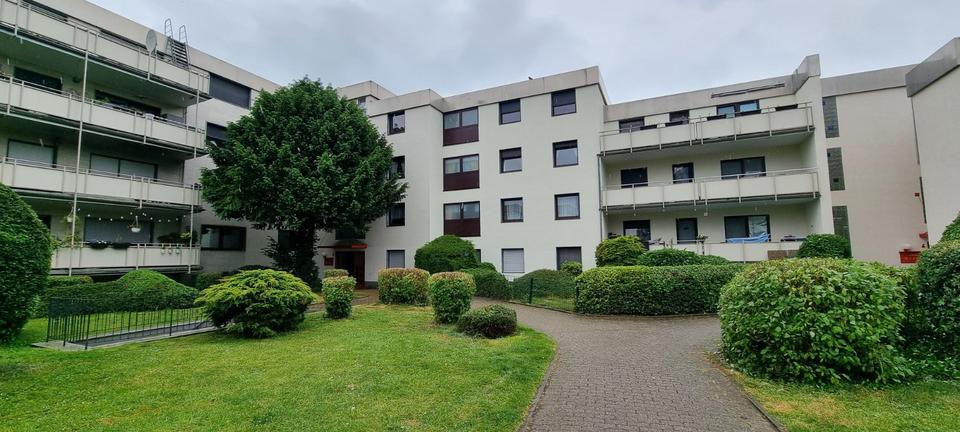 Thumbnail-4,5 Zimmer Wohnung 114qm Balkon, Tiefgarage und Schwimmbad