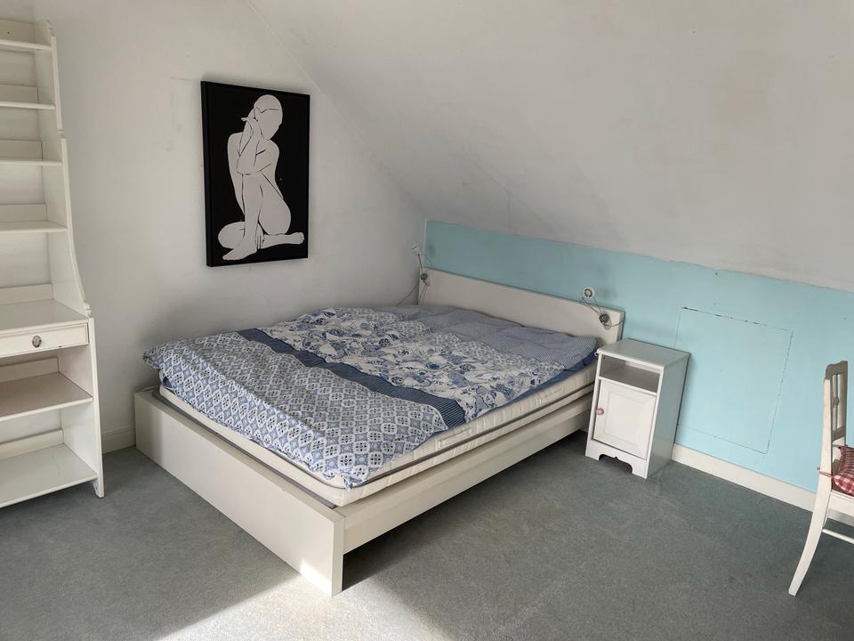 Thumbnail-Vermiete drei Zimmer an Studentinnen