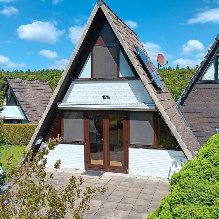Thumbnail-Idyllisches Nurdachhaus