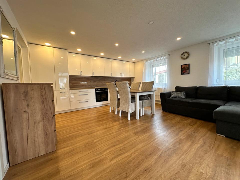 Thumbnail-1,5 Zimmer Wohnung, kernsaniert m. eigenem Eingangkleiner Garten