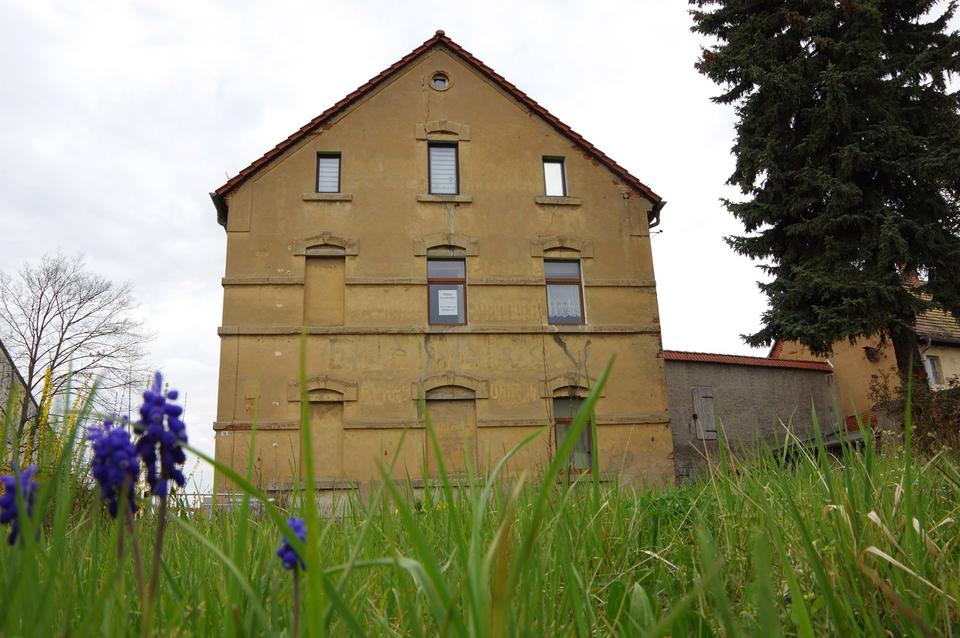 Thumbnail-Wohnhaus mit 3 Wohnungen