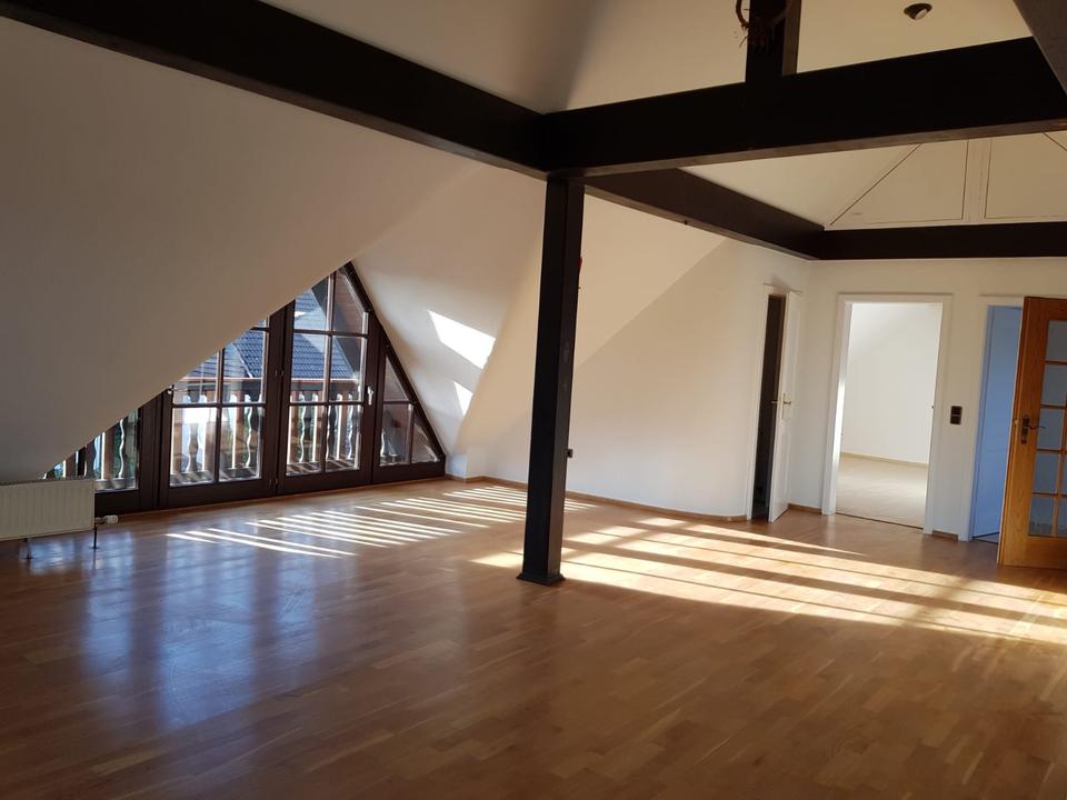 Thumbnail-4,5 Zimmer Mietwohnung in Mücke-Merlau mit neuer Einbauküche!