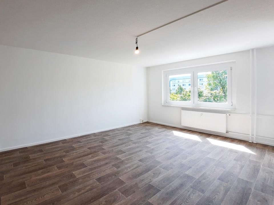Thumbnail-Ab 15.05.2026***Frisch renovierte 2-Zimmer-Wohnung mit Wannenbad!