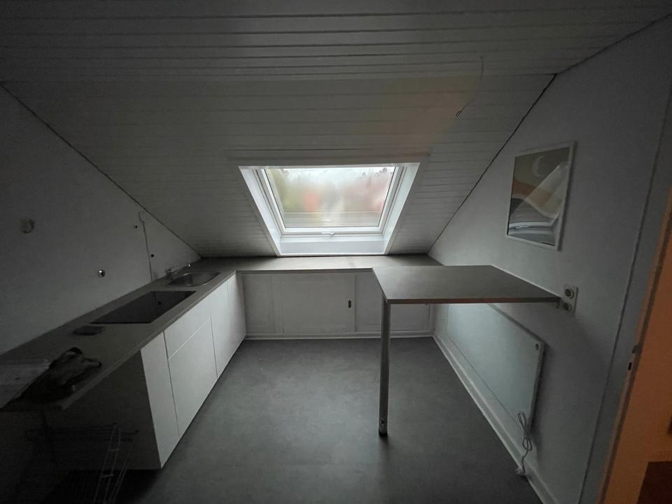 Thumbnail-Helle, teilmöblierte Dachgeschosswohnung im Westlichen Ringgebiet