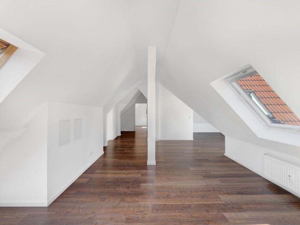 Thumbnail-Moderne Dachgeschosswohnung mit Küche in der Esslinger Innenstadt