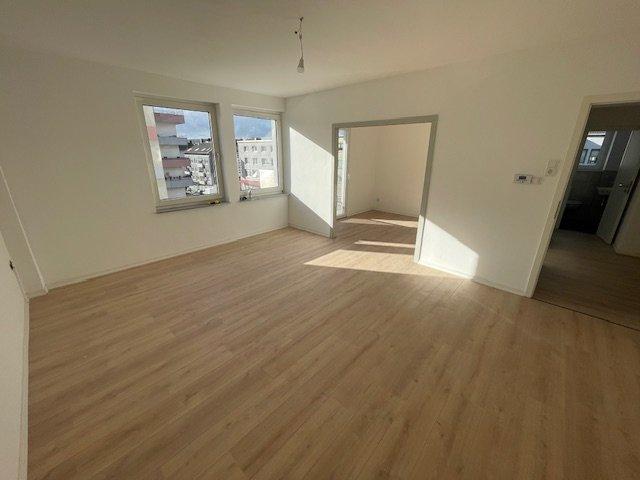 Thumbnail-3 Zimmer Wohnung 77qm, Aufzug, Balkon, Stellplatz, max.2 Personen