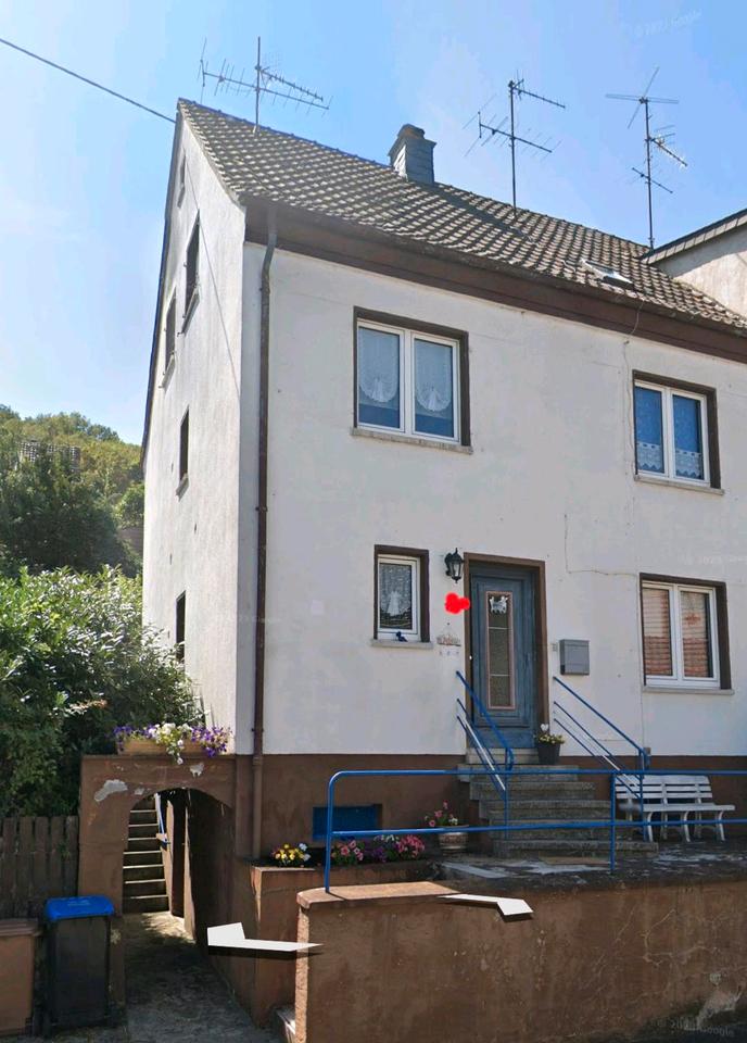 Thumbnail-Dreifamilienhaus in Kirn mit Sanierungsbedarf