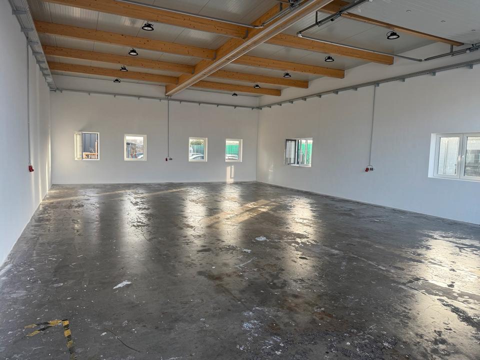 Thumbnail-Gewerbehalle zu vermieten 150 m²