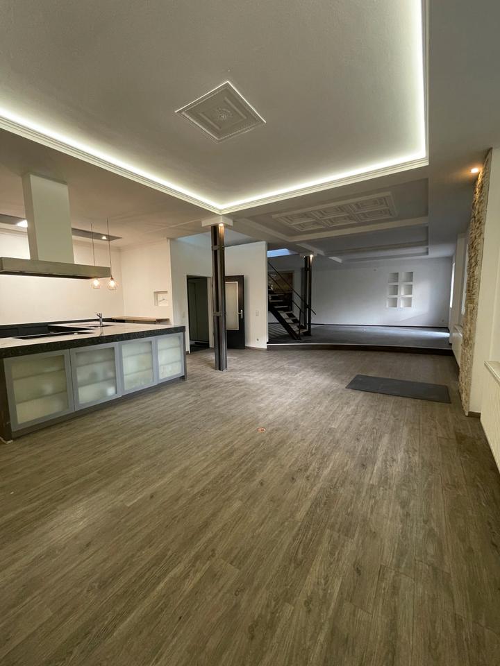Thumbnail-Exklusives Wohnloft auf 2 Ebenen mit eigenem Eingang, Stellplatz, Garten & überdachter Grillterrasse – 280 m² in Menden