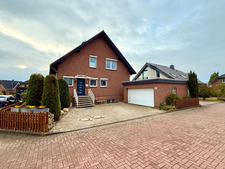 Thumbnail-Exklusives Einfamilienhaus mit luxoriösem Pool in Bestlage Itzum