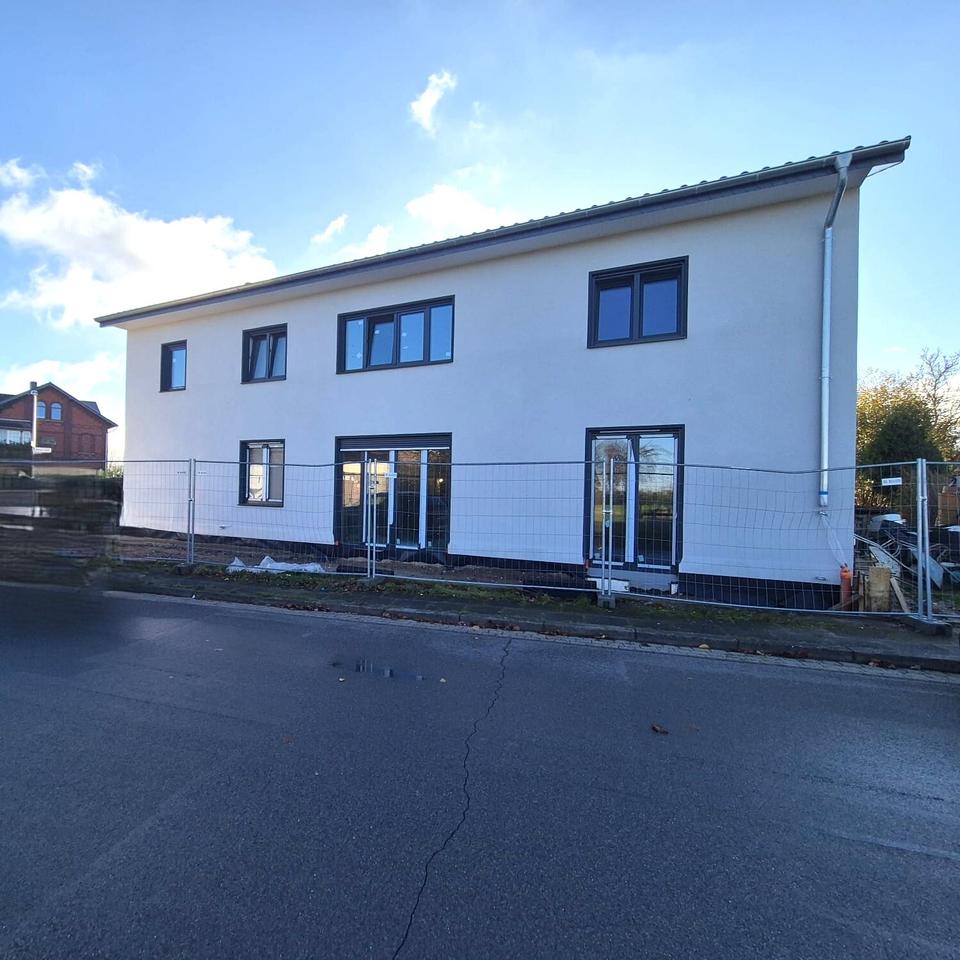 Thumbnail-Zuhause mit Zukunft – Neues Zweifamilienhaus mit zwei traumhaften Mietwohnungen - Erstbezug!