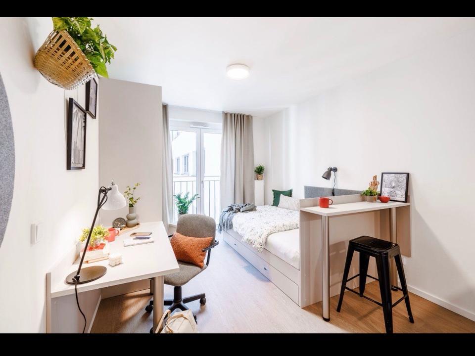 Thumbnail-Möbliertes Studio mit Balkon in Hammerbrook | ab 01.06