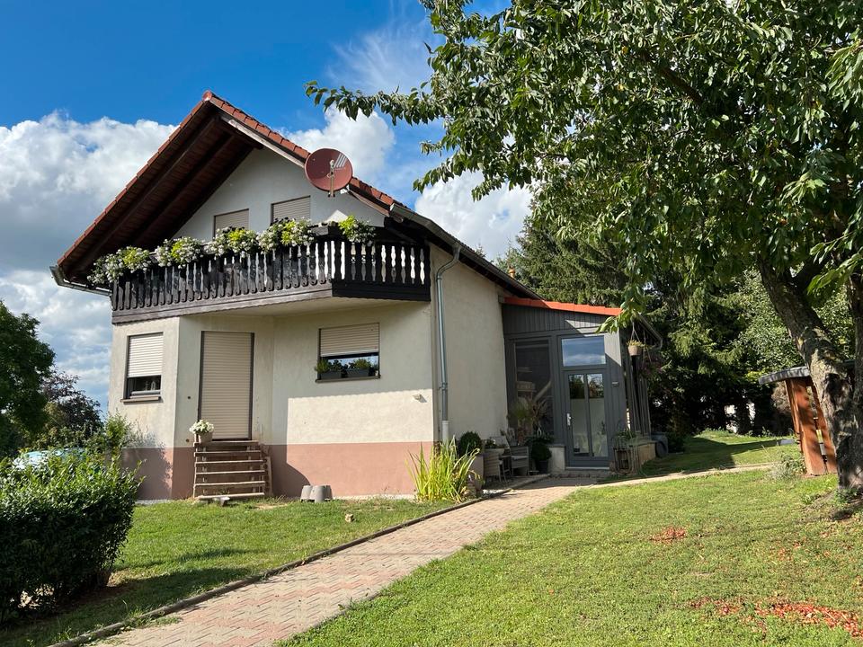 Thumbnail-Charmantes Einfamilienhaus mit großem Grundstück