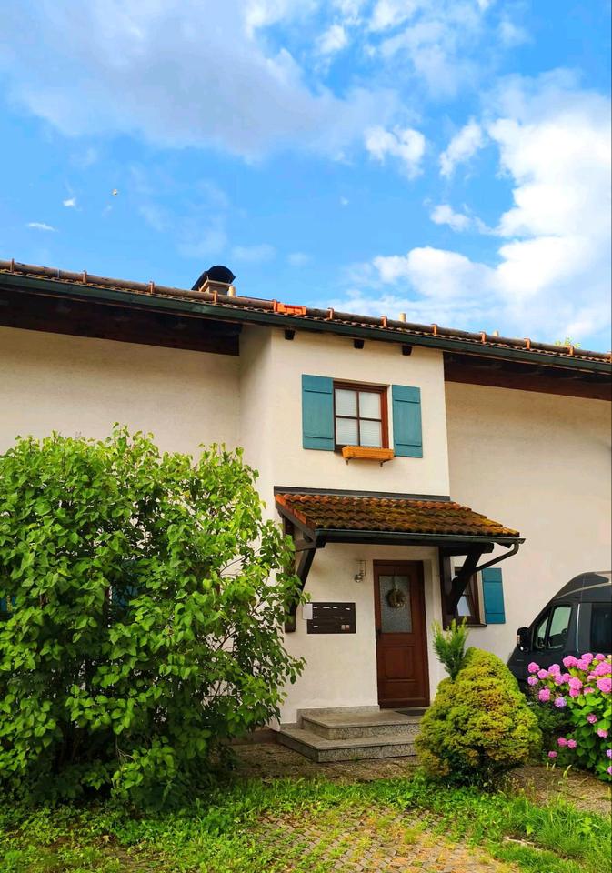 Thumbnail-* Provisionsfrei * großzügige 3,5 Zimmer Wohnung mit Bergblick