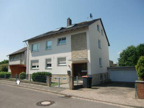 Thumbnail-Hameln-Afferde: Erdgeschosswohnung (4ZKB) mit Balkon, Keller