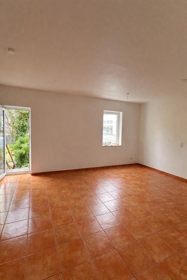 Thumbnail-3 Zimmer, Küche, Bad in Kaan-Marienborn zu vermieten m.Terasse