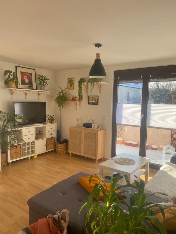 Thumbnail-Möblierte 2-Raum-Wohnung zur Zwischenmiete -April bis Ende August