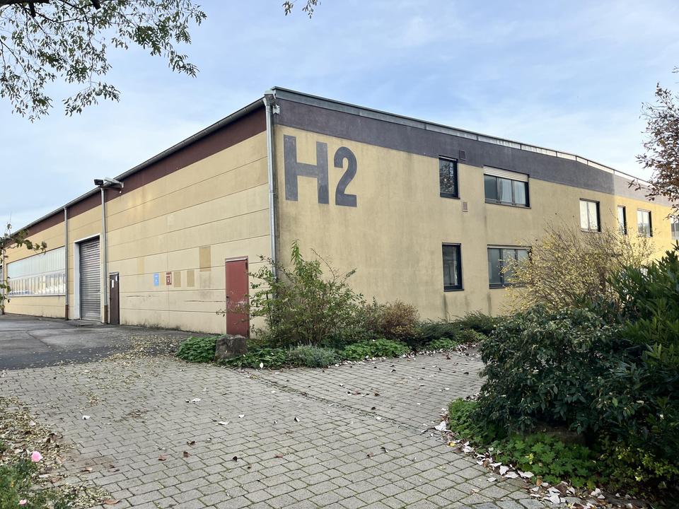 Thumbnail-Interessantes, sofort nutzbares Hallengebäude mit Rolltoranlagen, Büro- und Sozialflächen, Gesamtfläche ca. 1.600m²