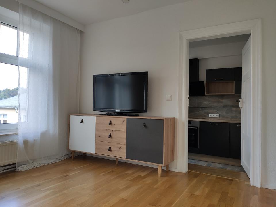 Thumbnail-Kleine gemütliche 2-Zi. Wo. mit EBK und Stadtblick