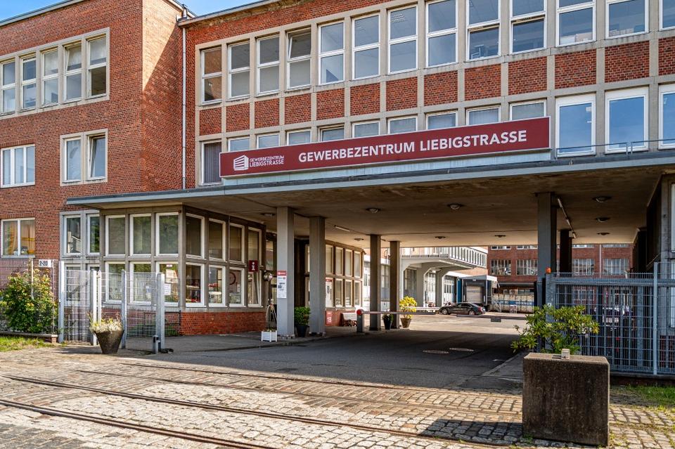 Thumbnail-Gewerbezentrum-Liebigstrasse | Lagerfläche mit eigener Überladebrücke