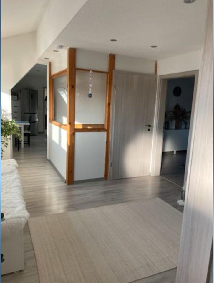 Thumbnail-Helle 4 Zimmer Dachgeschosswohnung 110qm Jägersburger Weiher