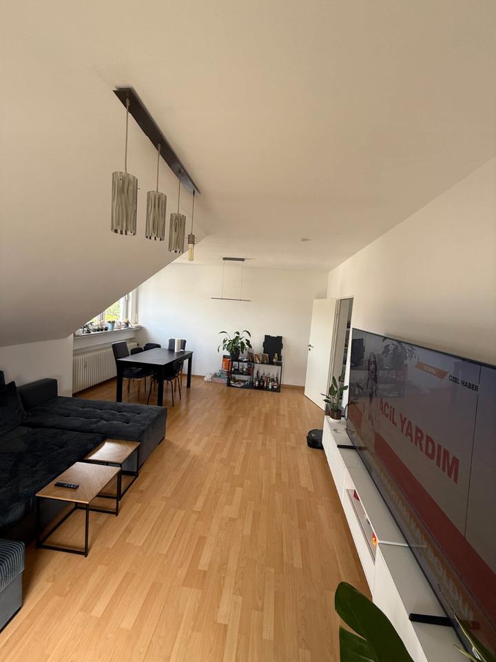 Thumbnail-Gemütliche 3-Zimmer-Dachgeschosswohnung mit Balkon in Gütersloh