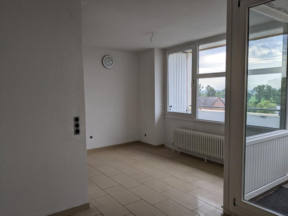 Thumbnail-Großzügige 3-Zi. Blick ins Grüne, Loggia, EBK Schwimmbad & Sauna